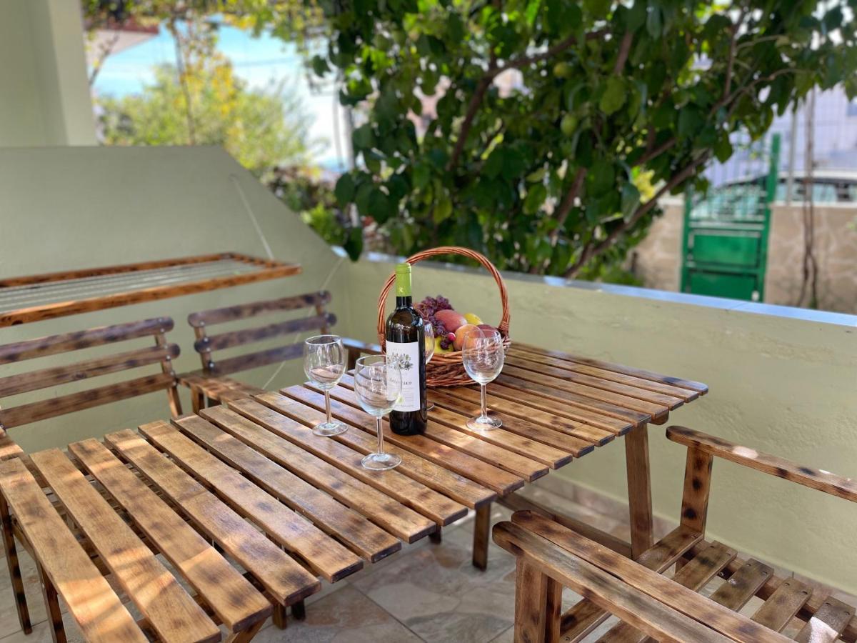 סרנדה Villa Xhevdet מראה חיצוני תמונה