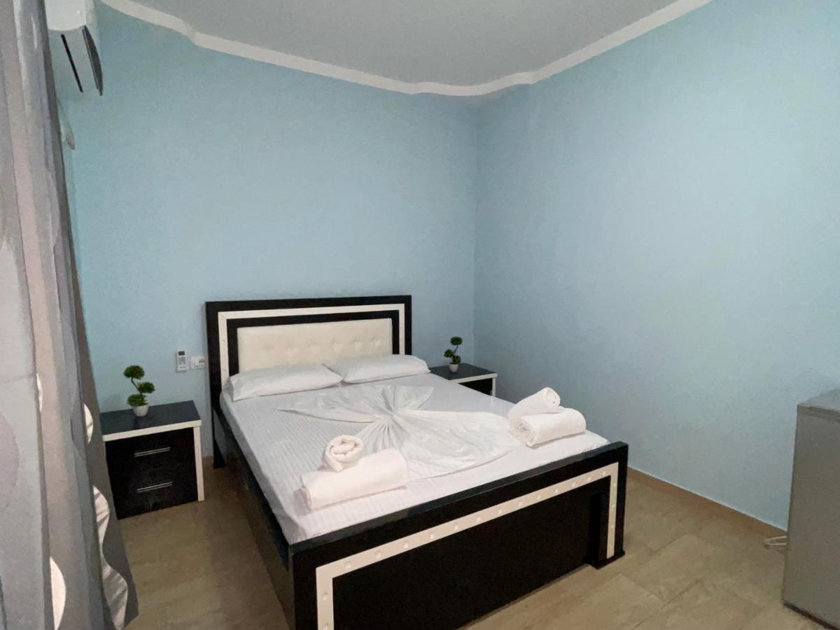 סרנדה Villa Xhevdet מראה חיצוני תמונה