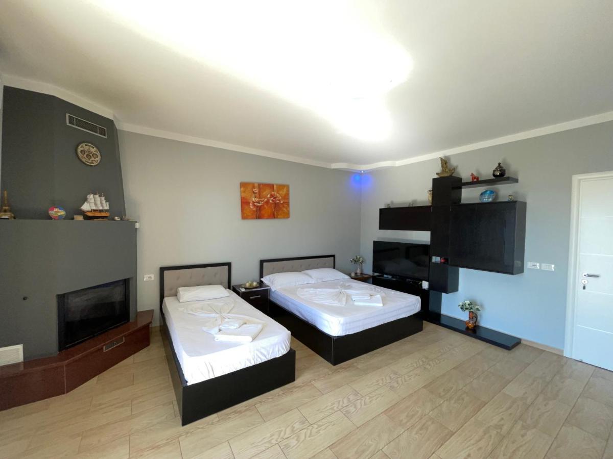 סרנדה Villa Xhevdet מראה חיצוני תמונה