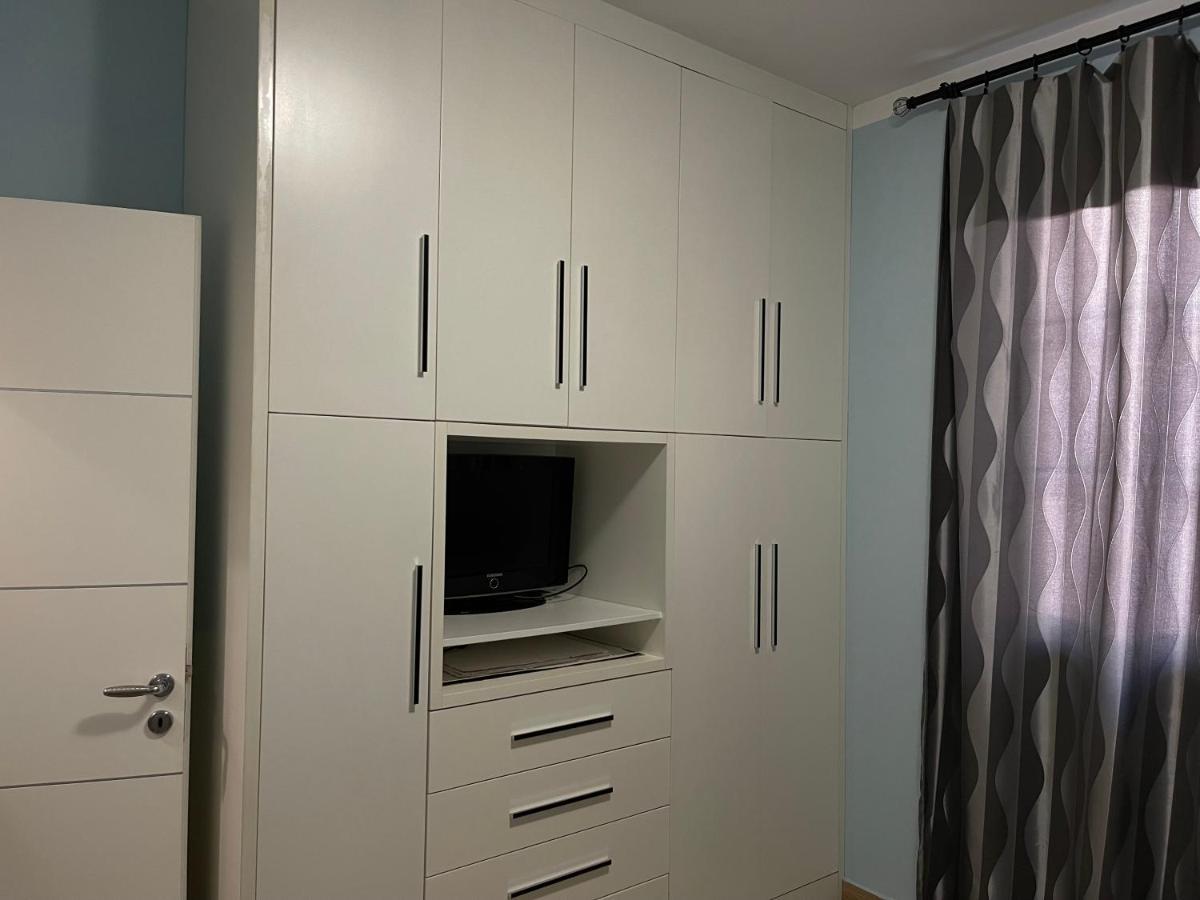 סרנדה Villa Xhevdet מראה חיצוני תמונה